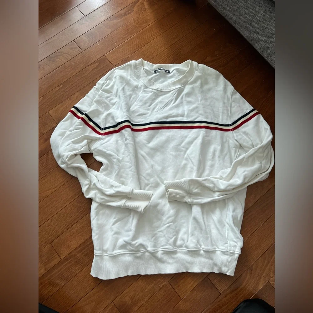 Sweater - Picture 1 of 2